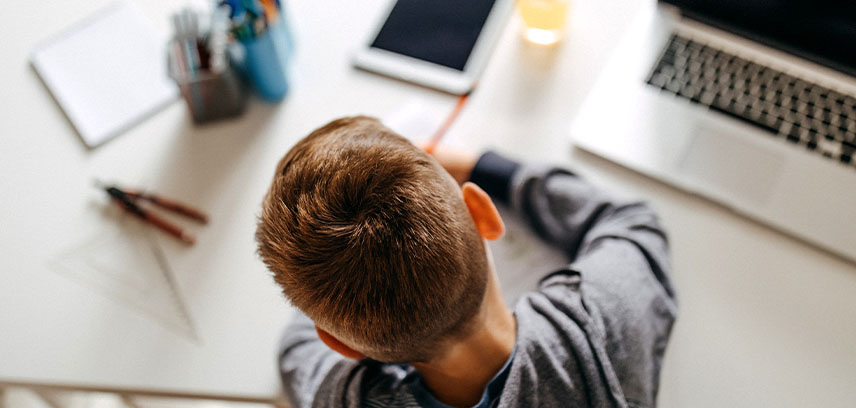 Blog_TipsToGetBackIntoApositiveSchoolRoutine_repost_InsideImage Setting a summer screen time routine