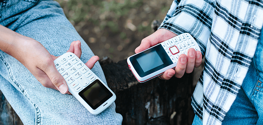 Kids using dumbphones