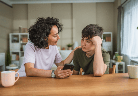 How to set screen time boundaries for teenagers ages 13-15